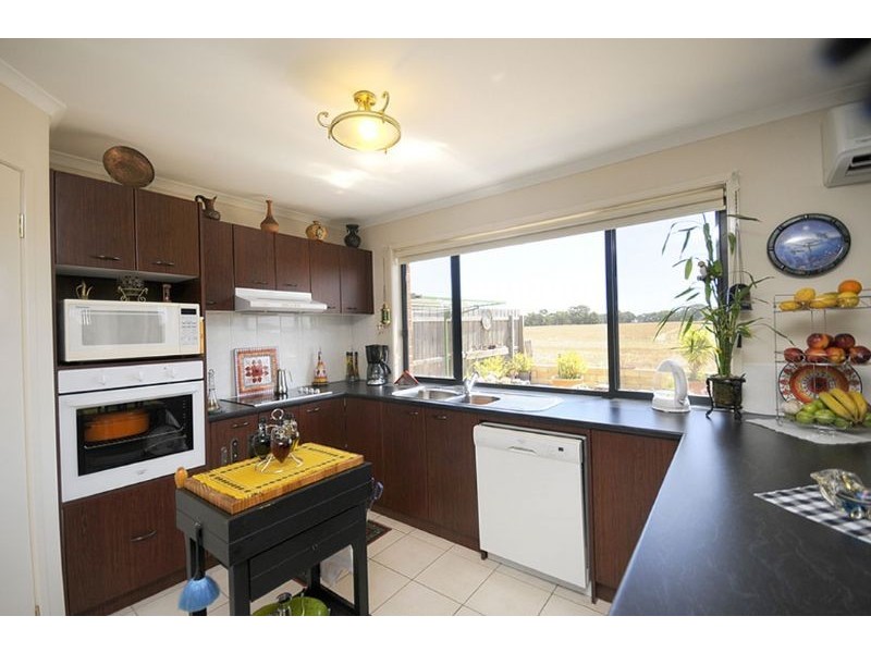 86 Pearl Bay Passage, St Leonards VIC 3223