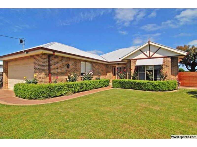 1 Phillip Court, St Leonards VIC 3223