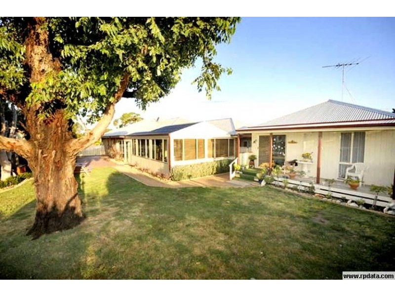 1 Phillip Court, St Leonards VIC 3223