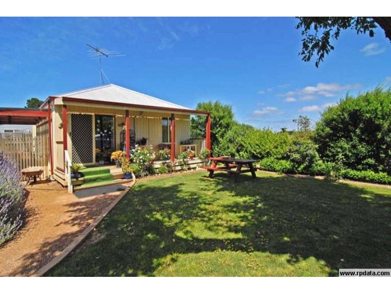 1 Phillip Court, St Leonards VIC 3223