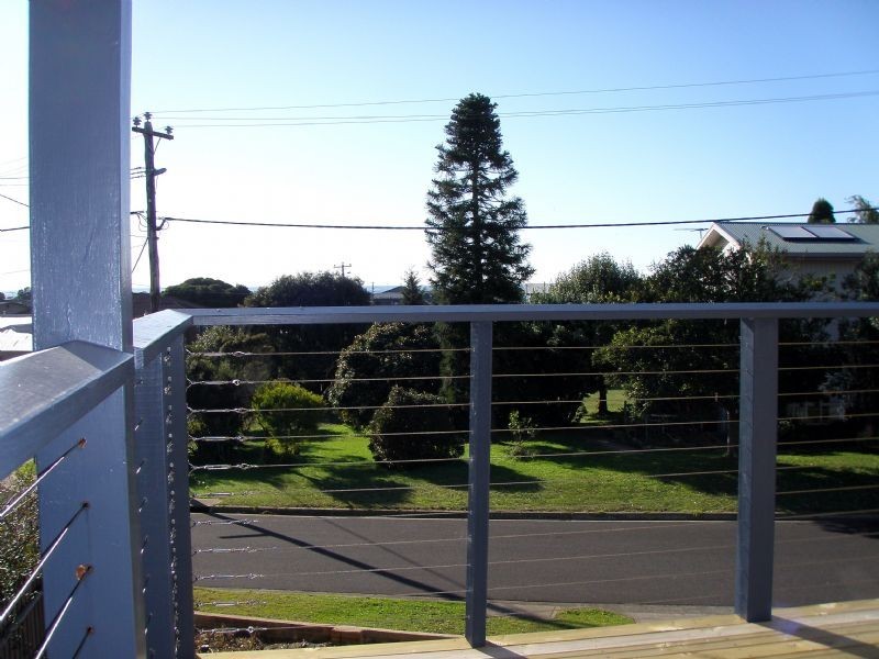 16 Sylvester Ave, St Leonards VIC 3223