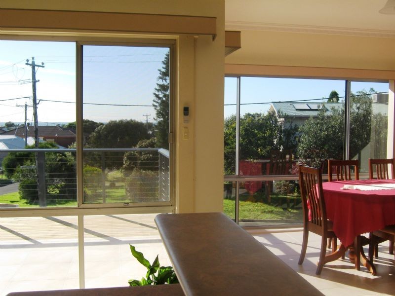 16 Sylvester Ave, St Leonards VIC 3223