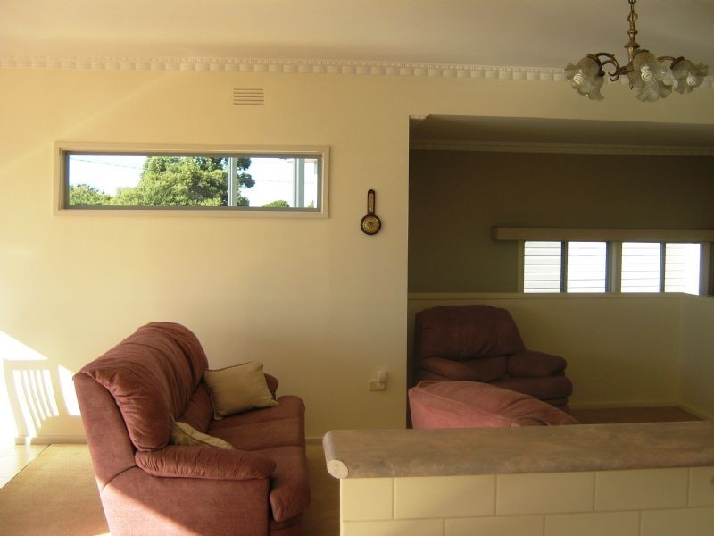 16 Sylvester Ave, St Leonards VIC 3223