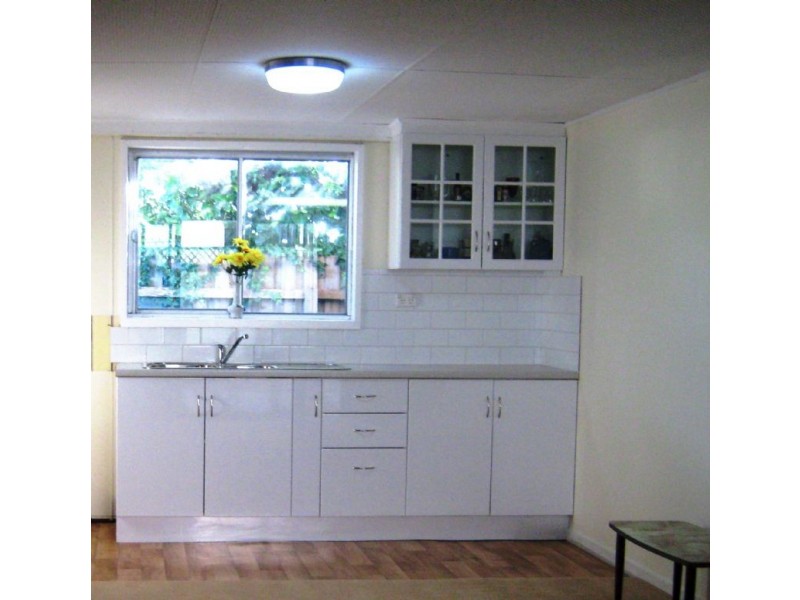 16 Sylvester Ave, St Leonards VIC 3223