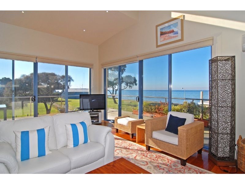 1/22 Bell Parade, St Leonards VIC 3223