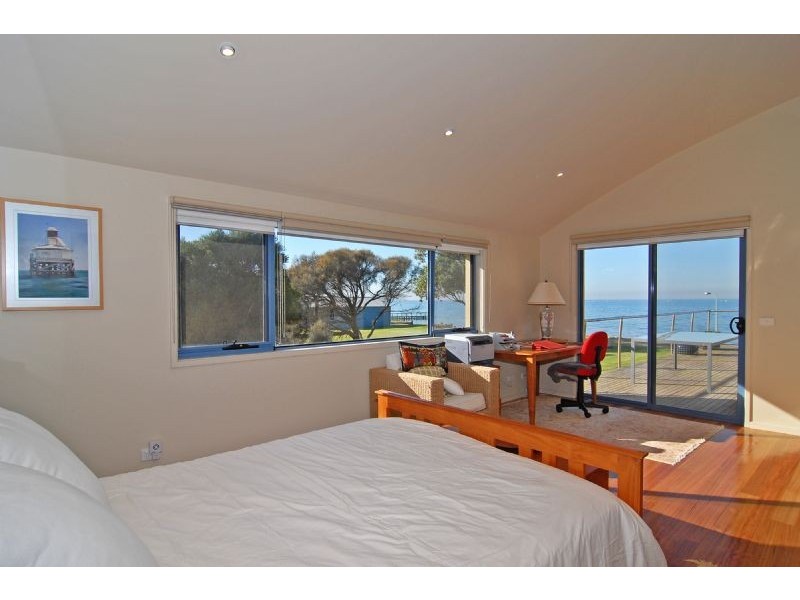 1/22 Bell Parade, St Leonards VIC 3223