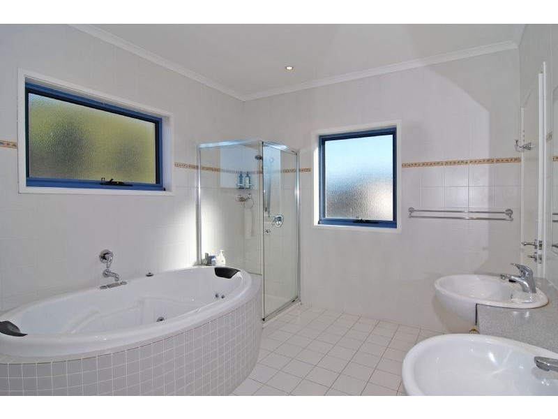 1/22 Bell Parade, St Leonards VIC 3223