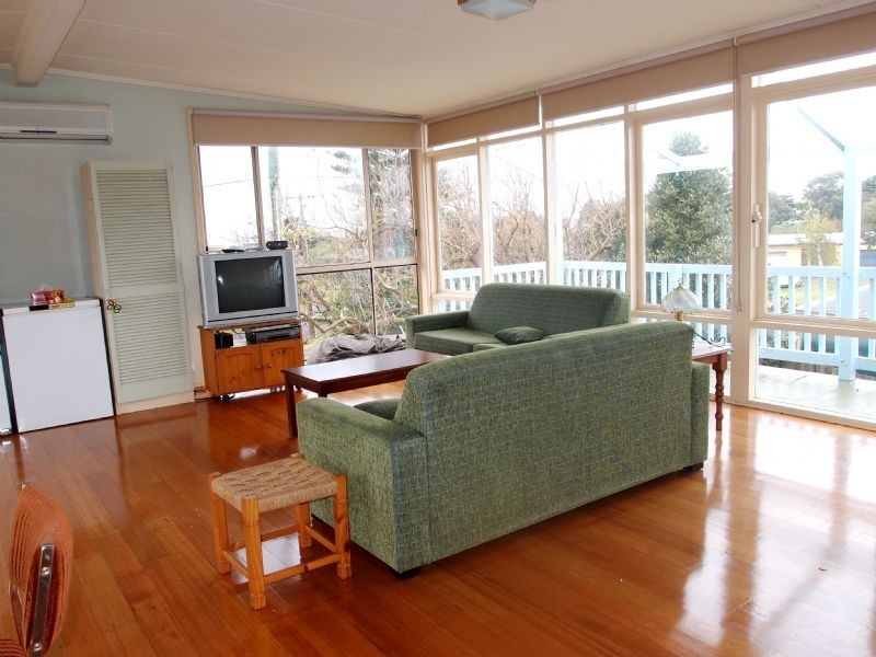 39 Harvey Road, St Leonards VIC 3223