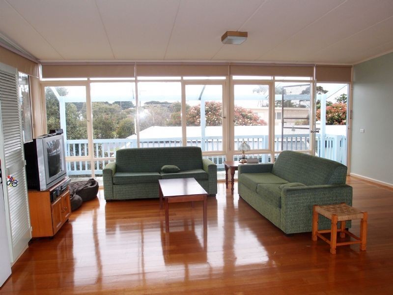 39 Harvey Road, St Leonards VIC 3223