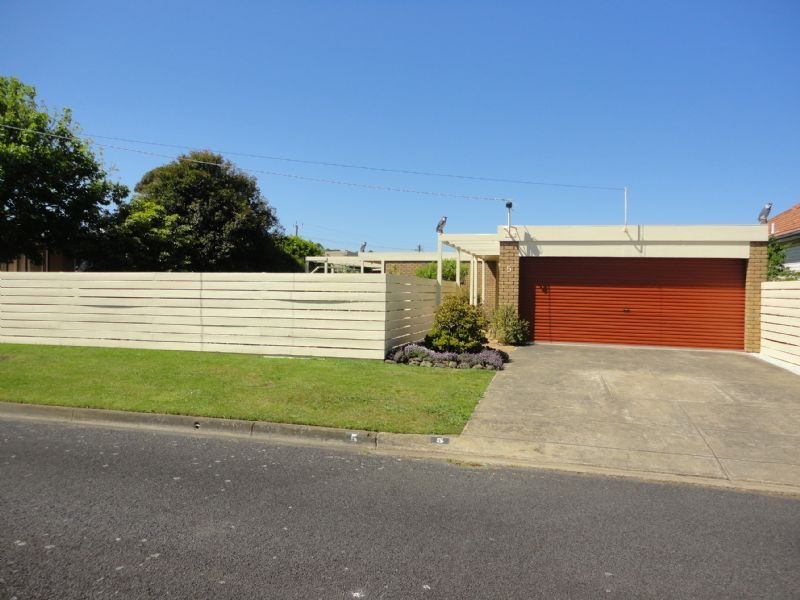 5 Coatsworth Avenue, St Leonards VIC 3223