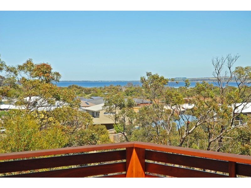 15 Wattlehill Grove, St Leonards VIC 3223