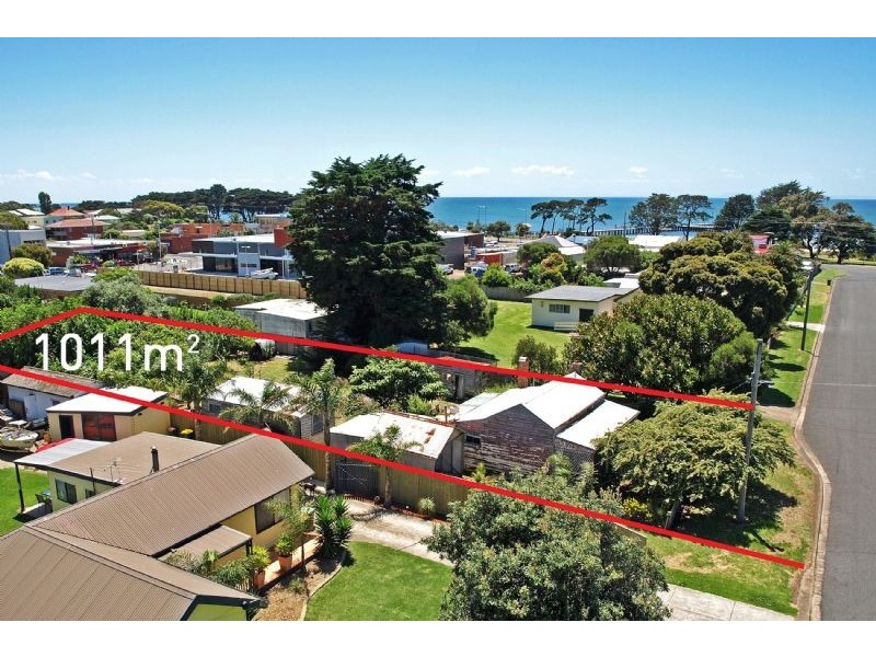 14 Dudley Parade, St Leonards VIC 3223