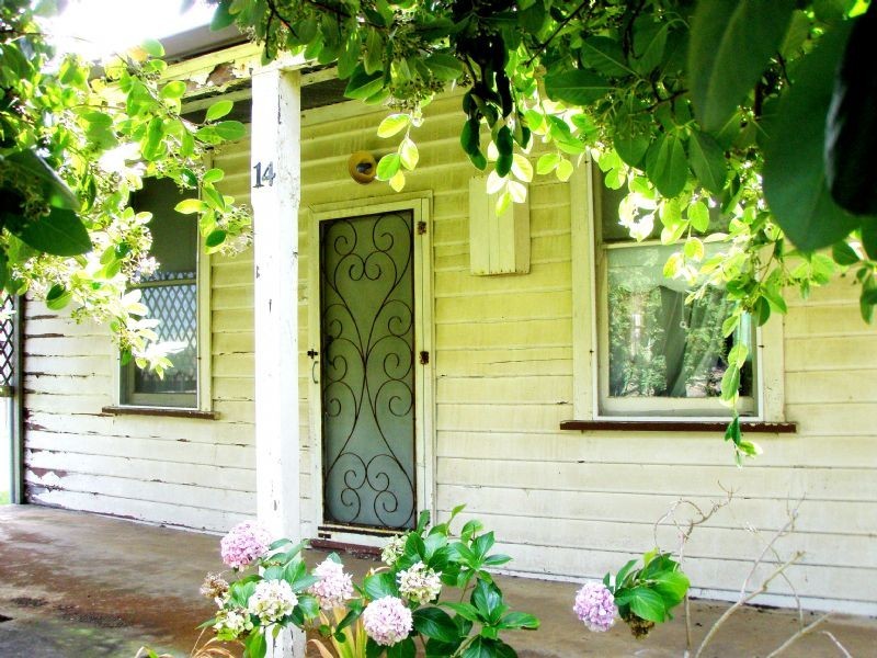 14 Dudley Parade, St Leonards VIC 3223