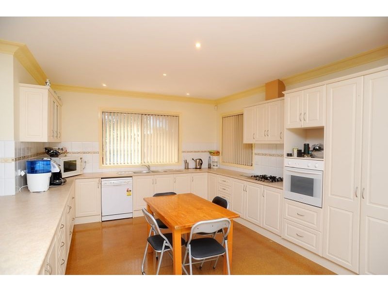 34 Whiting Avenue, Indented Head VIC 3223