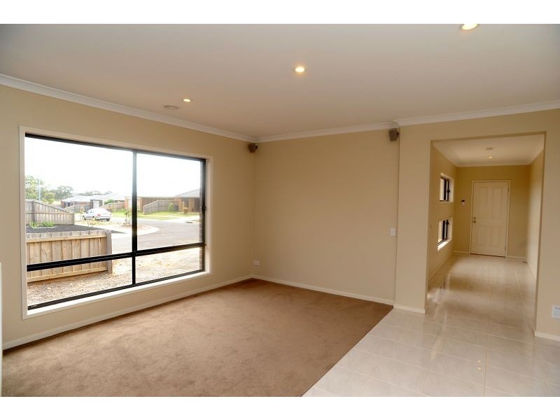 8 Seahorse Court, Indented Head VIC 3223