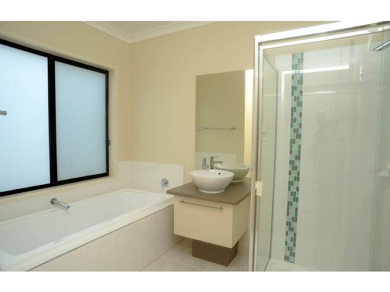 8 Seahorse Court, Indented Head VIC 3223