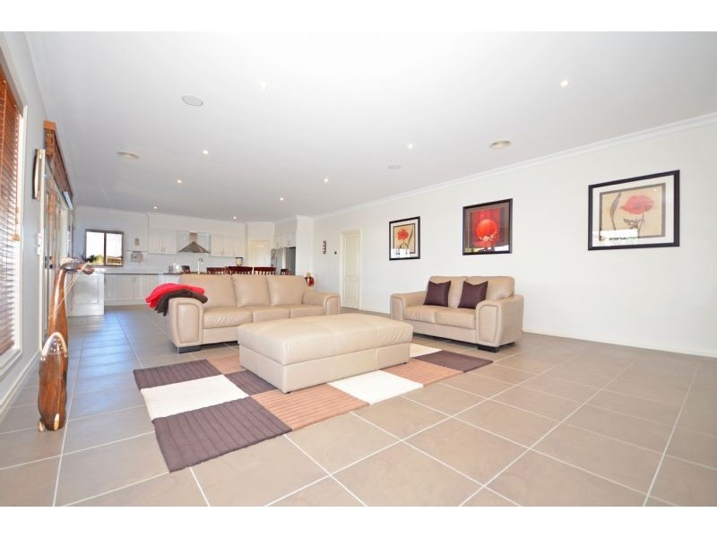 9 Seafarer Court, Indented Head VIC 3223