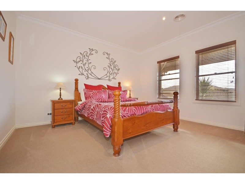9 Seafarer Court, Indented Head VIC 3223