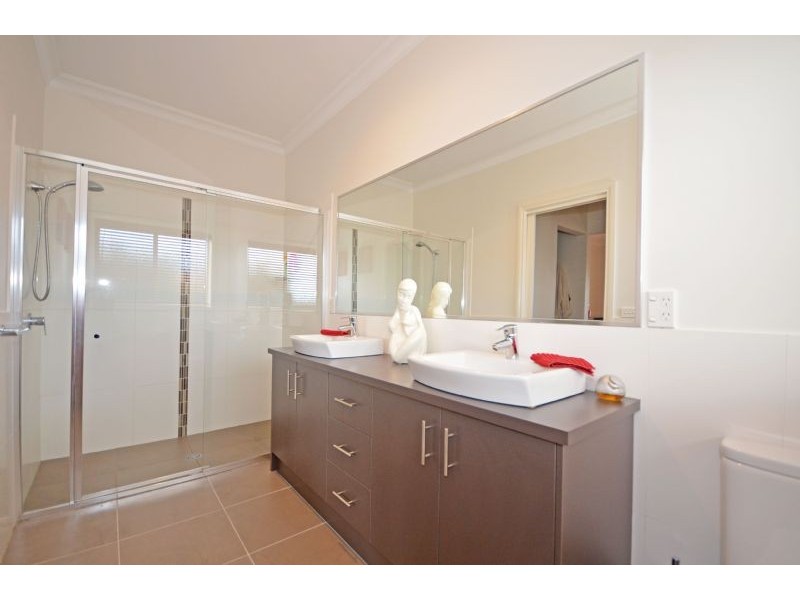 9 Seafarer Court, Indented Head VIC 3223