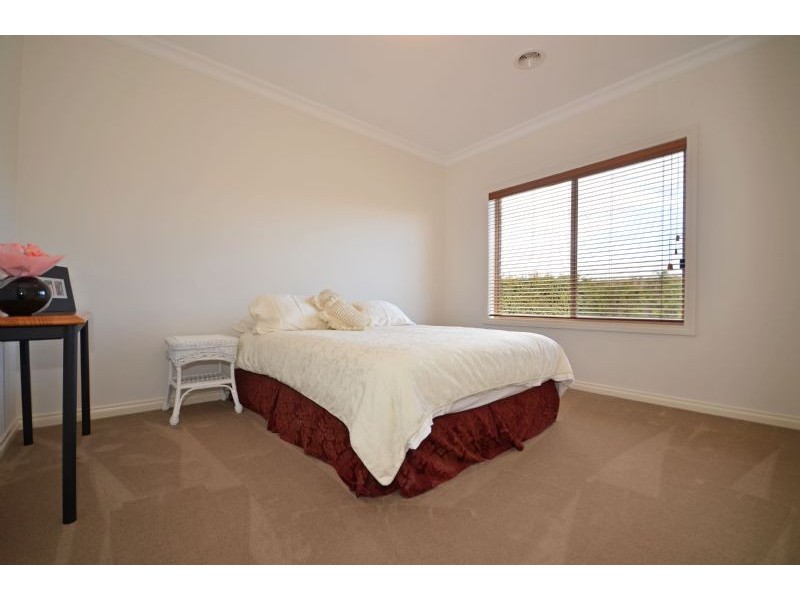9 Seafarer Court, Indented Head VIC 3223