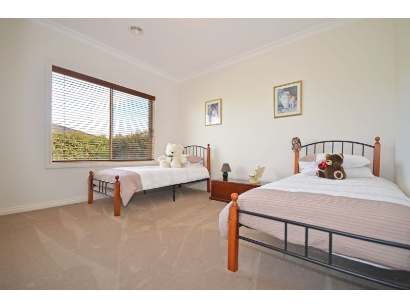 9 Seafarer Court, Indented Head VIC 3223