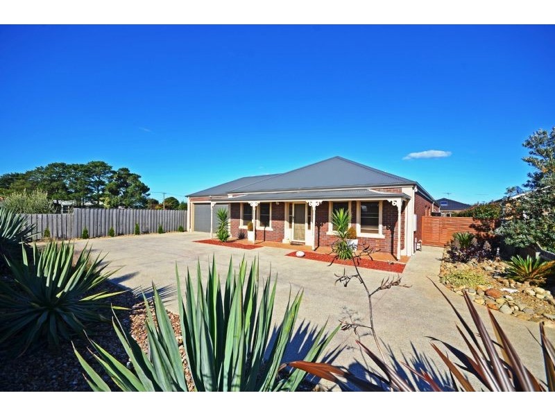 9 Seafarer Court, Indented Head VIC 3223