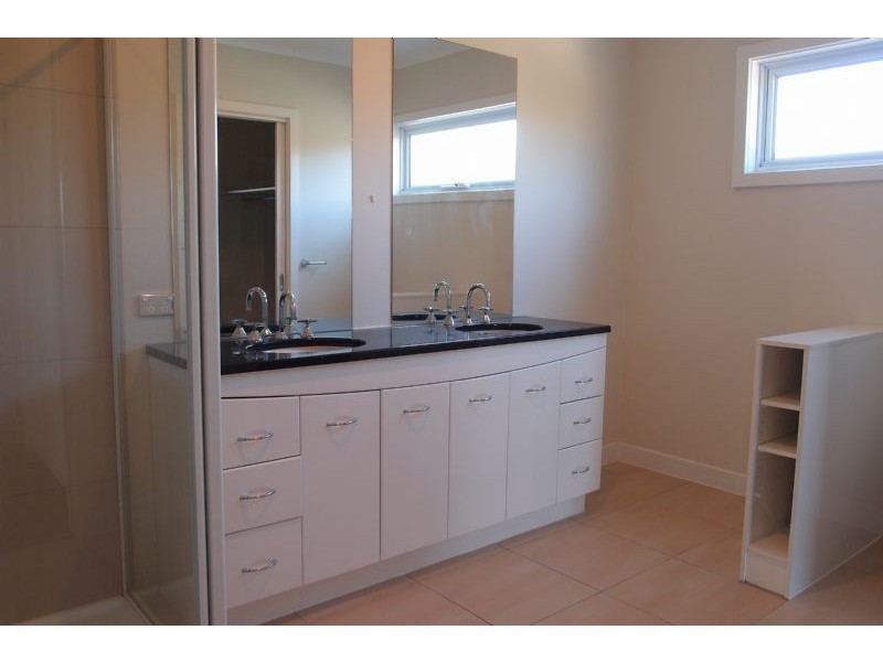 19 Lincoln Drive, Portarlington VIC 3223