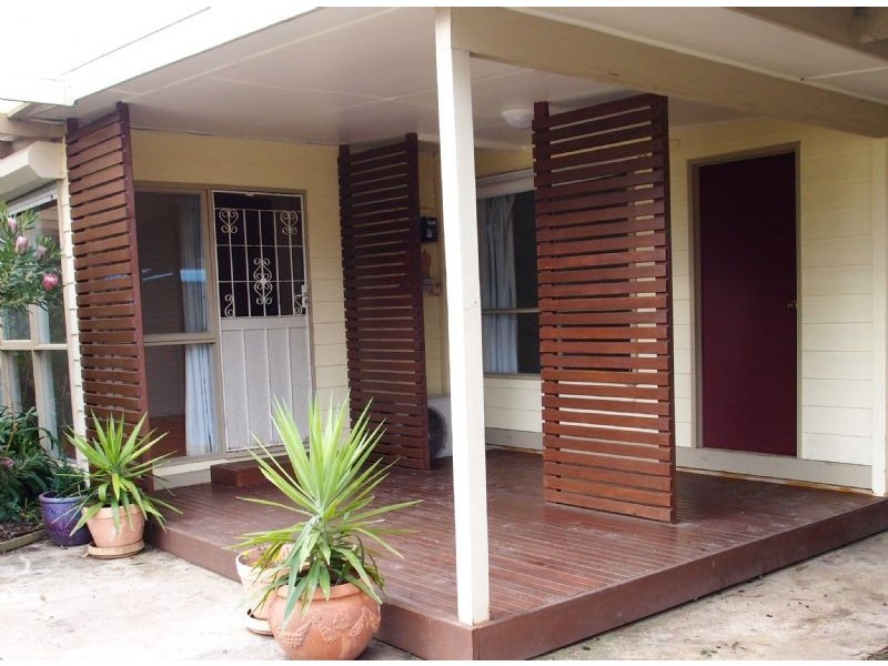 33 Lake View Crescent, St Leonards VIC 3223