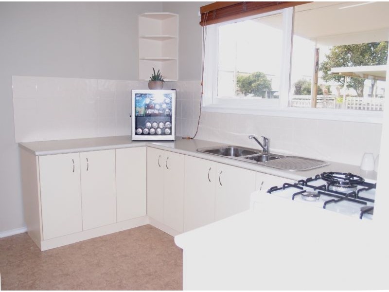 6 Whiting Avenue, Indented Head VIC 3223
