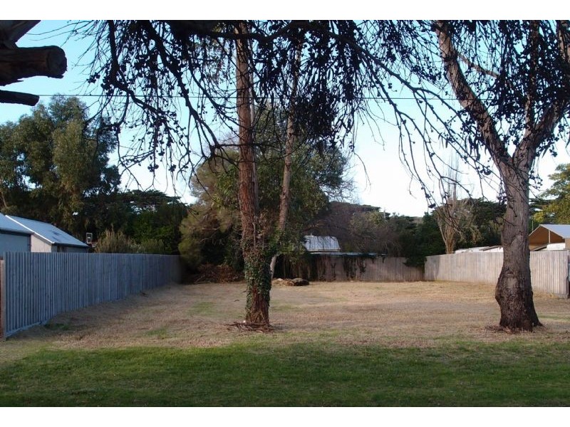 10 Roddick Grove, Queenscliff VIC 3225