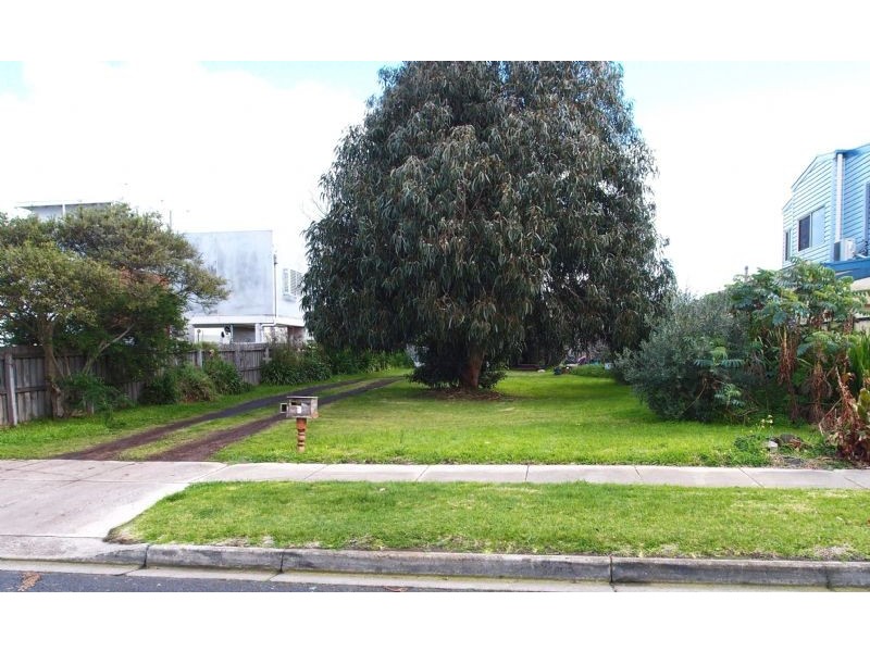 3 Blanche Street, St Leonards VIC 3223