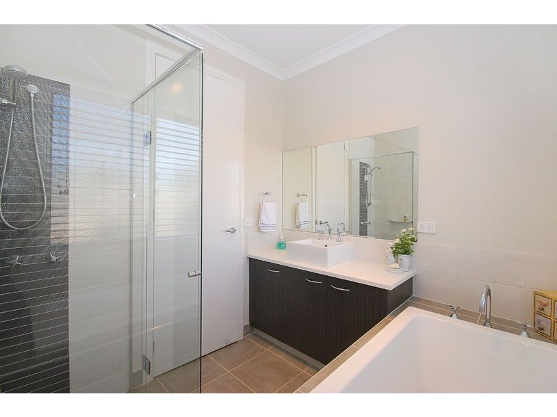 3 Gibson Grove, St Leonards VIC 3223