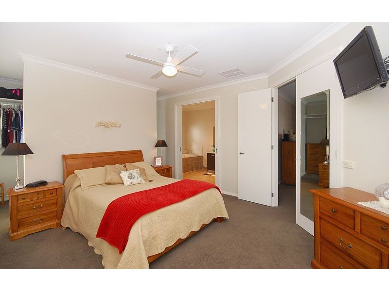 3 Gibson Grove, St Leonards VIC 3223