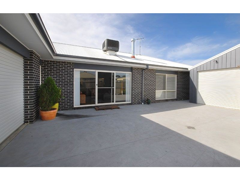 3 Gibson Grove, St Leonards VIC 3223