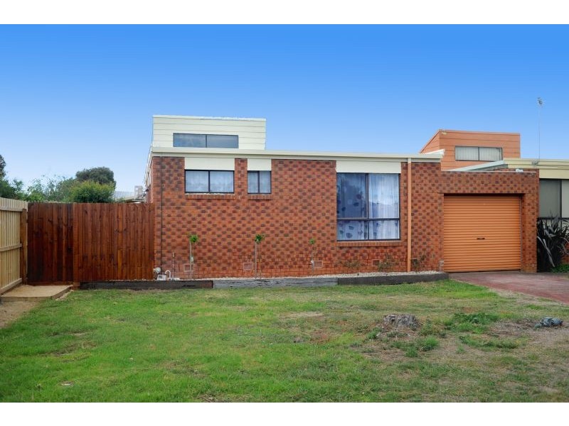 2/59 Leviens Road, St Leonards VIC 3223