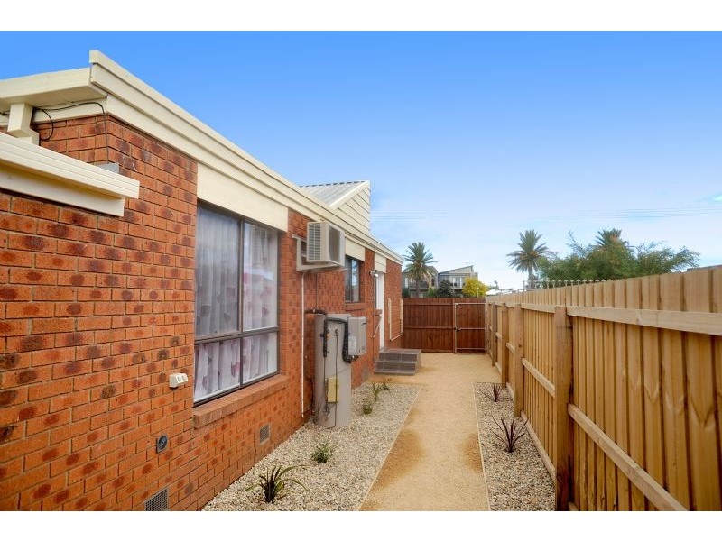 2/59 Leviens Road, St Leonards VIC 3223