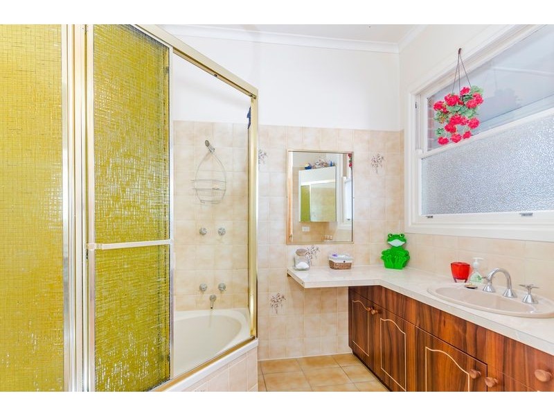 20 The Esplanade, Portarlington VIC 3223