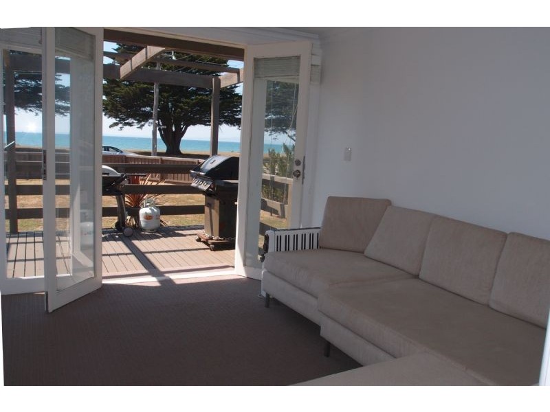 58 Bluff Road, St Leonards VIC 3223