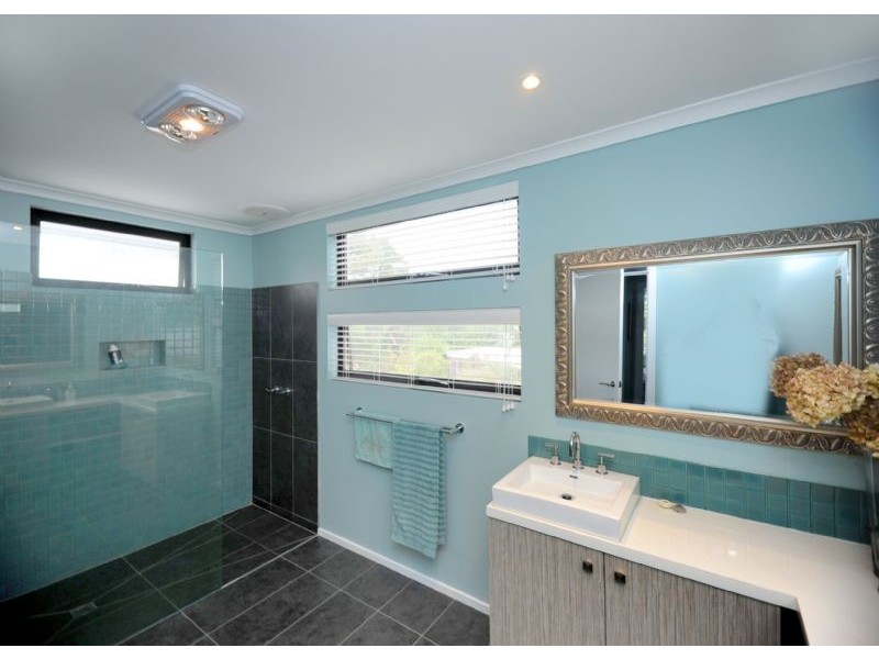 17 Ocean Mist Court, St Leonards VIC 3223