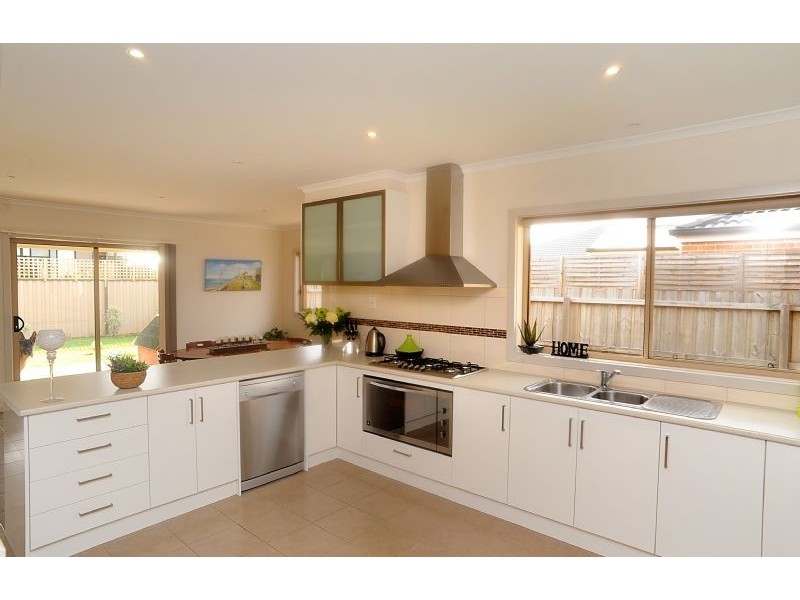 19 Spinnaker Drive, St Leonards VIC 3223