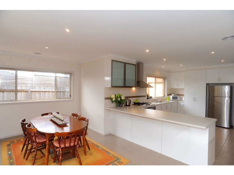 19 Spinnaker Drive, St Leonards VIC 3223