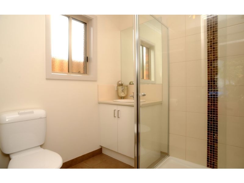 19 Spinnaker Drive, St Leonards VIC 3223