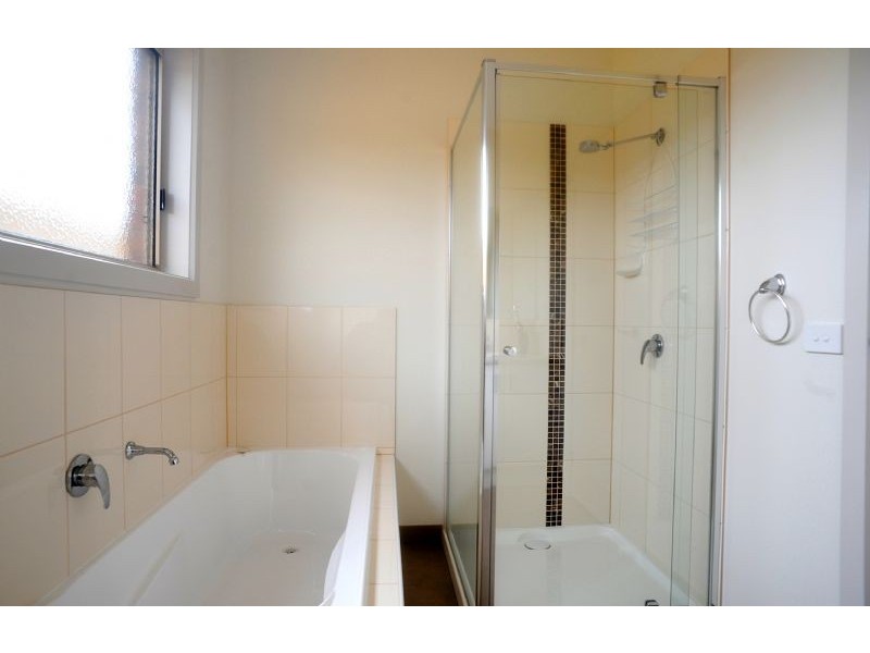 19 Spinnaker Drive, St Leonards VIC 3223