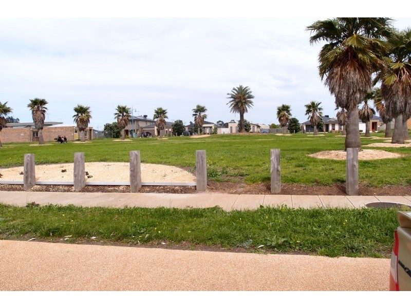 53 Seachange Way, St Leonards VIC 3223