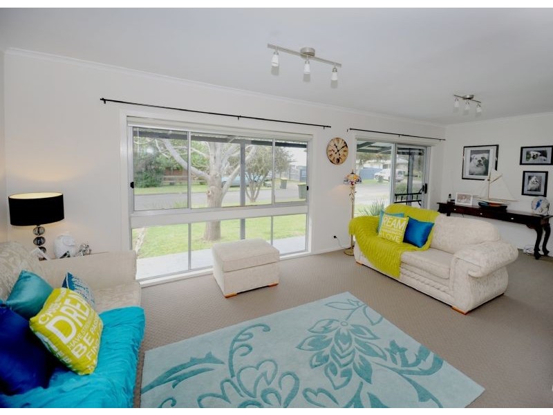 41 Mouchemore Avenue, St Leonards VIC 3223