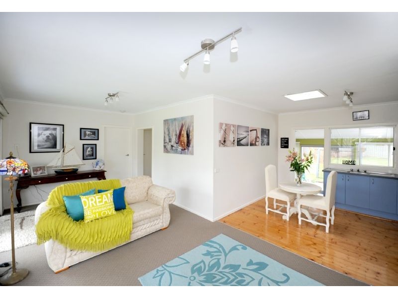 41 Mouchemore Avenue, St Leonards VIC 3223