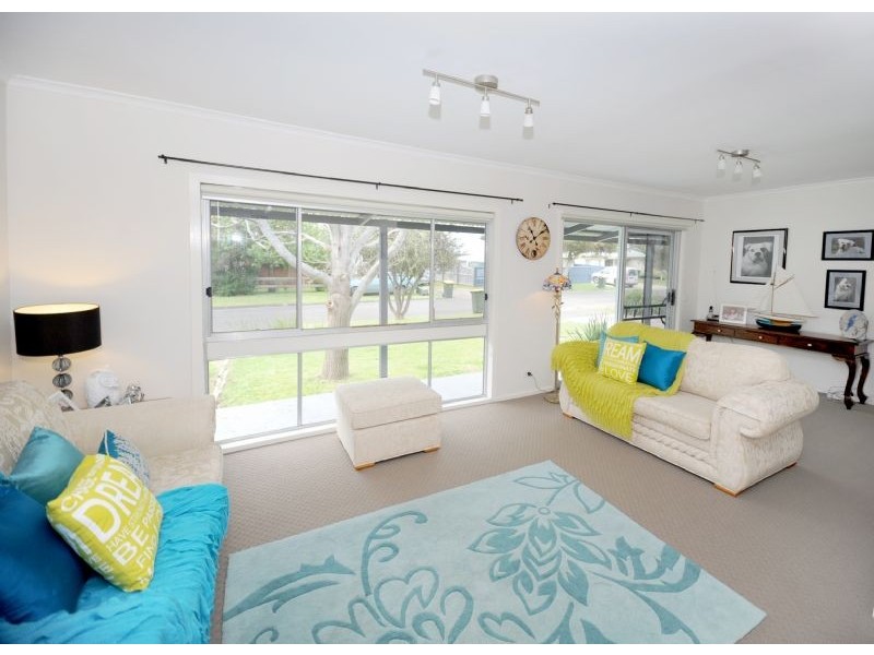 41 Mouchemore Avenue, St Leonards VIC 3223