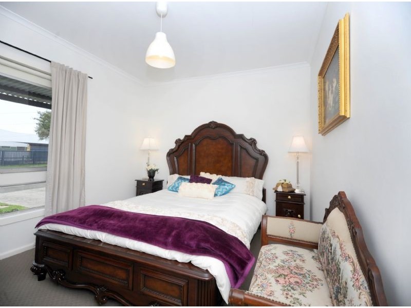 41 Mouchemore Avenue, St Leonards VIC 3223