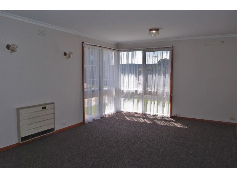 8 Brett Drive, Indented Head VIC 3223