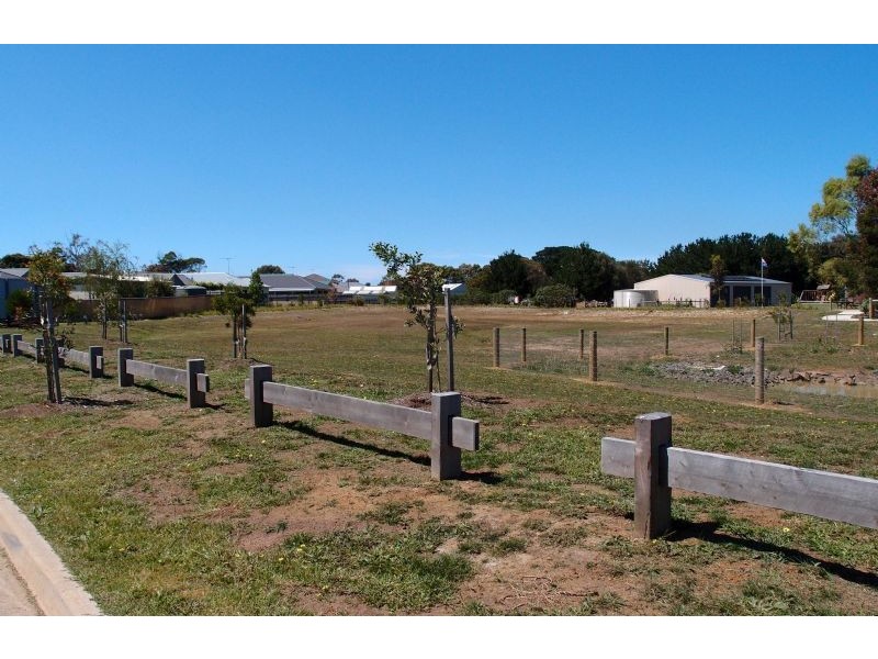 3 Half Moon Crescent, Indented Head VIC 3223